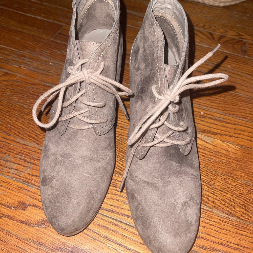 Boots - Picture 2 of 3